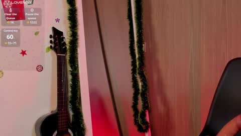 Snapshot of carolina_castro1 chatting on 12/13/24, 09:13 Carolina3 online show from 12/13/24, 09:13