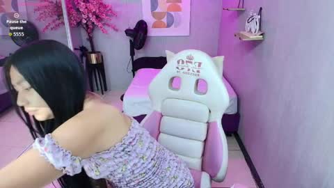 Snapshot of carolina_cherry chatting on 04/28/26, 12:32 CAROLINA. online show from 04/28/26, 12:32