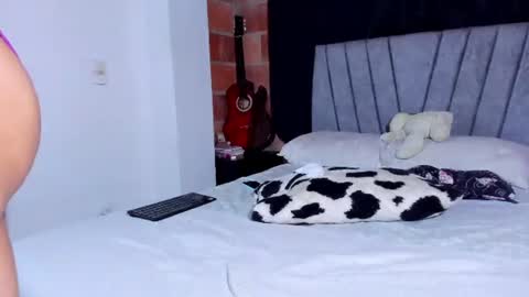 Snapshot of carolina_ml chatting on 07/17/26, 06:35 CarolinaM online show from 07/17/26, 06:35
