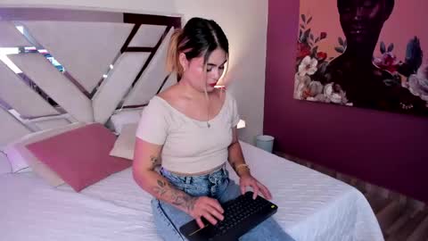 Snapshot of carolina_torres25 chatting on 05/02/26, 01:27 carolina_torres25 online show from 05/02/26, 01:27
