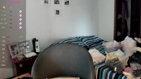 Snapshot of carolina_zaens chatting on 02/20/25, 05:29 carolina_zaens online show from 02/20/25, 05:29