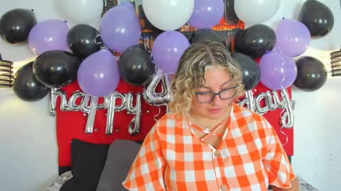 Carolina online show from 10/01/25, 03:07