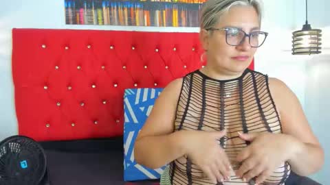 Carolina online show from 10/15/25, 05:24