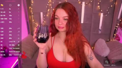 Snapshot of carolinadia chatting on 04/17/26, 08:01 carolinadia online show from 04/17/26, 08:01