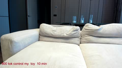 Lina.I will online 1 December   online show from 12/14/24, 12:12