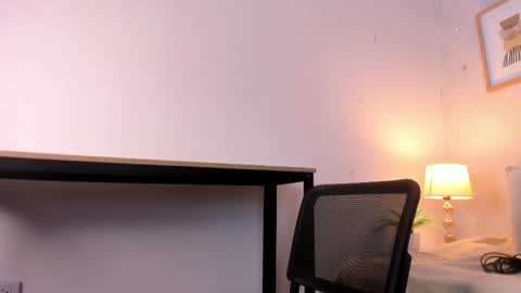  Caroline  online show from 04/06/26, 11:33