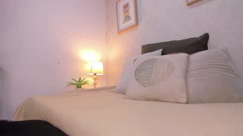  Caroline  online show from 04/16/26, 11:33