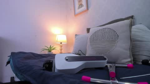  Caroline  online show from 04/17/26, 11:35