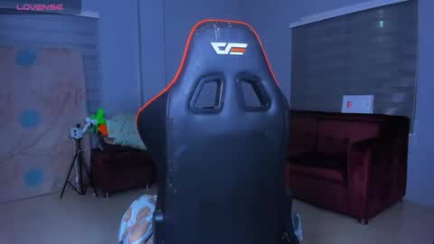 caroline_east online show from 10/08/25, 10:46