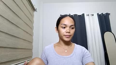 Snapshot of caroline_east chatting on 02/23/26, 04:15 caroline_east online show from 02/23/26, 04:15