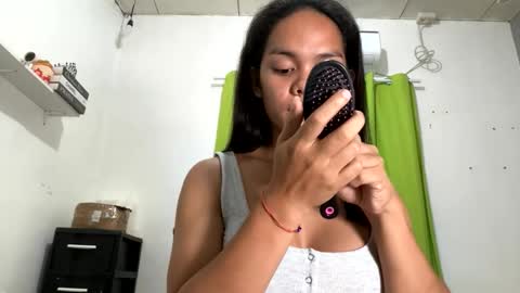 Snapshot of caroline_east chatting on 03/07/26, 12:02 caroline_east online show from 03/07/26, 12:02