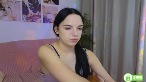 Snapshot of caroline_hey chatting on 09/09/25, 07:46 Mary and Carol online show from 09/09/25, 07:46