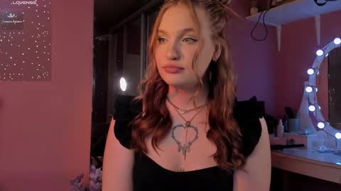 Snapshot of caroline_kiparis chatting on 03/08/26, 08:34 Caro online show from 03/08/26, 08:34