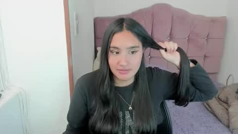 caroline_rodriguez_9 online show from 10/04/25, 07:34