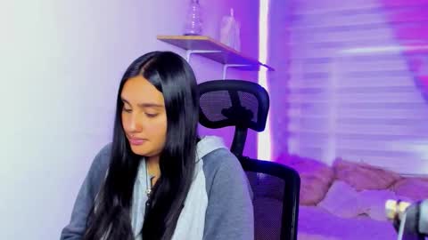 caroline_rodriguez_9 online show from 01/09/26, 07:26