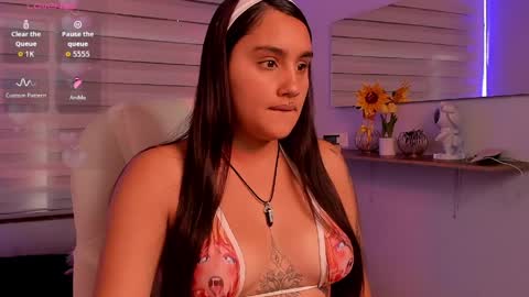 caroline_rodriguez_9 online show from 04/15/26, 07:58