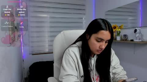 Snapshot of caroline_rodriguez_9 chatting on 04/21/26, 04:45 caroline_rodriguez_9 online show from 04/21/26, 04:45