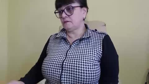 CarolineDream  online show from 10/29/25, 06:59