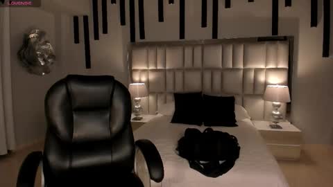 Caro online show from 11/21/25, 10:25