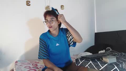 Caroline online show from 10/25/25, 08:47