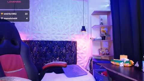 Snapshot of carolinescoth_dl chatting on 01/12/25, 08:25 Caroline Scoth online show from 01/12/25, 08:25