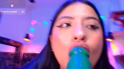 Snapshot of carolinescoth_dl chatting on 02/08/25, 08:42 Caroline Scoth online show from 02/08/25, 08:42