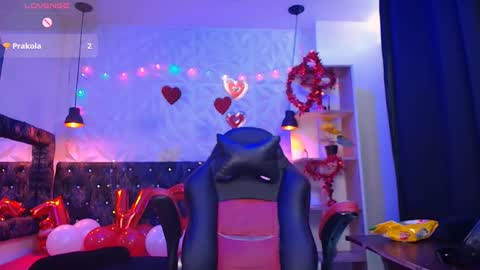 Snapshot of carolinescoth_dl chatting on 02/15/25, 06:12 Caroline Scoth online show from 02/15/25, 06:12