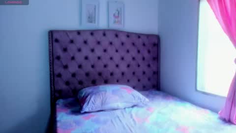 Caroline  online show from 10/12/25, 12:15