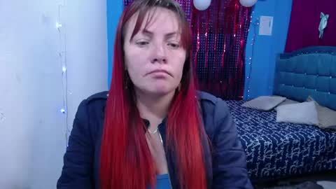 Snapshot of carolinhe_ chatting on 04/19/26, 11:53 Carolinhe online show from 04/19/26, 11:53