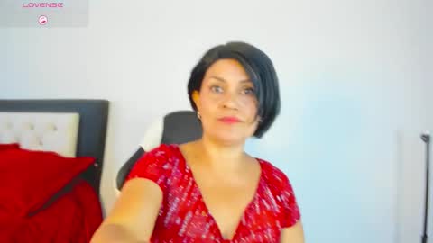 Snapshot of carolinnefiotti chatting on 01/08/26, 04:53 CarolinneFiotti online show from 01/08/26, 04:53
