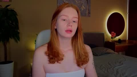 Snapshot of carolinnk chatting on 09/14/25, 07:07 Caro online show from 09/14/25, 07:07