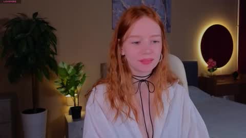 Snapshot of carolinnk chatting on 09/27/25, 02:11 Caro online show from 09/27/25, 02:11