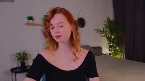 Snapshot of carolinnk chatting on 10/10/25, 02:49 Caro online show from 10/10/25, 02:49