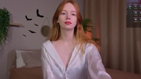 Snapshot of carolinnk chatting on 11/14/25, 02:16 Caro online show from 11/14/25, 02:16