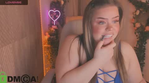 Snapshot of caroll_li chatting on 02/06/25, 12:43 caroll_li online show from 02/06/25, 12:43