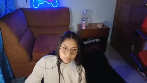 Snapshot of caroll_luna chatting on 12/12/24, 08:25 kitty online show from 12/12/24, 08:25