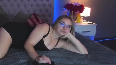 Snapshot of carollflexx chatting on 11/07/25, 06:46 CarollFlexx online show from 11/07/25, 06:46