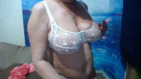 Snapshot of caroncapella chatting on 03/26/26, 09:20 VicunaCool online show from 03/26/26, 09:20