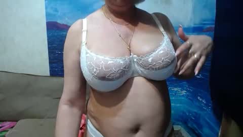 Snapshot of caroncapella chatting on 04/18/26, 07:58 VicunaCool online show from 04/18/26, 07:58