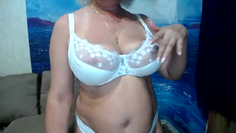 Snapshot of caroncapella chatting on 07/09/26, 03:49 VicunaCool online show from 07/09/26, 03:49