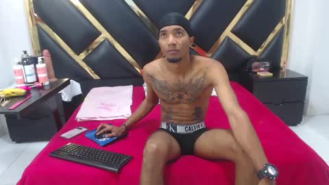 Snapshot of caroyandy3 chatting on 11/29/25, 12:08 caro y andy online show from 11/29/25, 12:08