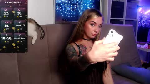 Carrie online show from 02/12/25, 09:33