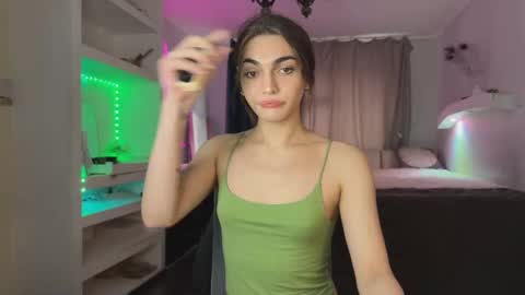 Snapshot of carry_hai chatting on 02/11/25, 10:37 Carry online show from 02/11/25, 10:37