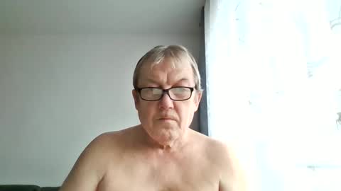 carsten21101 online show from 02/04/26, 08:42