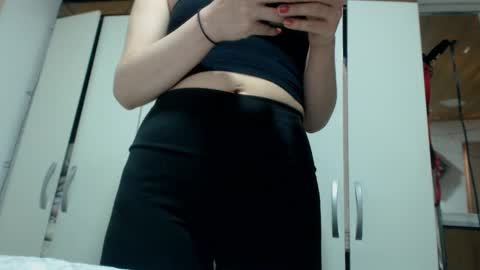 Snapshot of cary_mary chatting on 01/31/25, 04:38 Cary mary online show from 01/31/25, 04:38