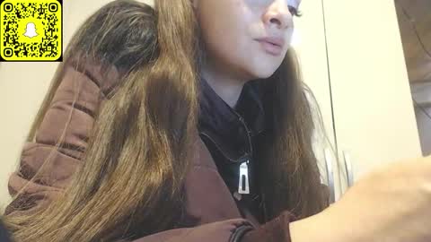 Snapshot of cary_mary chatting on 11/30/25, 02:43 Cary mary online show from 11/30/25, 02:43