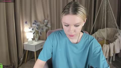 casey__miller online show from 10/22/25, 10:42