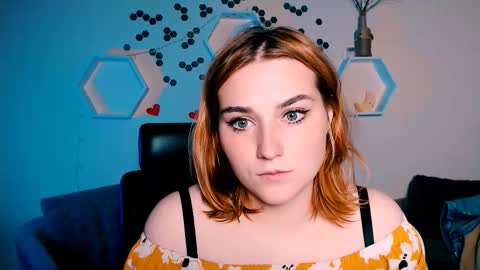 Snapshot of casey_meow_ chatting on 10/17/25, 05:32 casey_meow_ online show from 10/17/25, 05:32