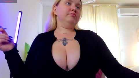 Casey Robbins online show from 10/03/25, 06:21