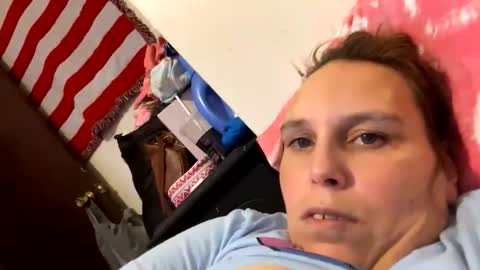 Snapshot of cashcoupllle chatting on 10/26/25, 01:33 Cash Couple online show from 10/26/25, 01:33